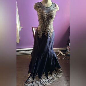 Elegant Navy and Gold Evening Gown. Sz 4.
